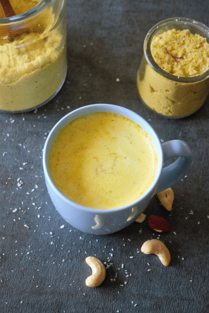 Almond milk with spices