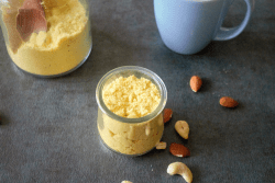 Almond milk with spices