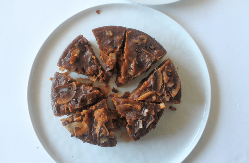 Steamed quinoa cake